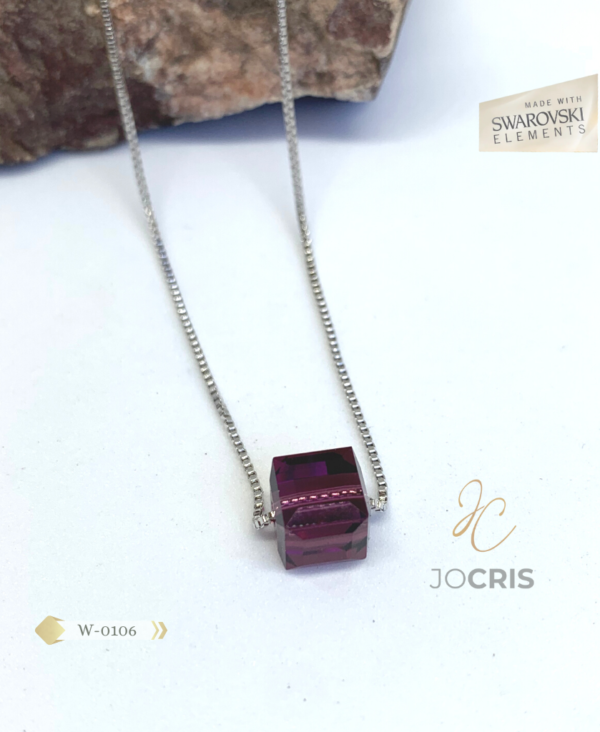 COLLAR CUBO HECHO CON CRISTAL SWAROVSKI